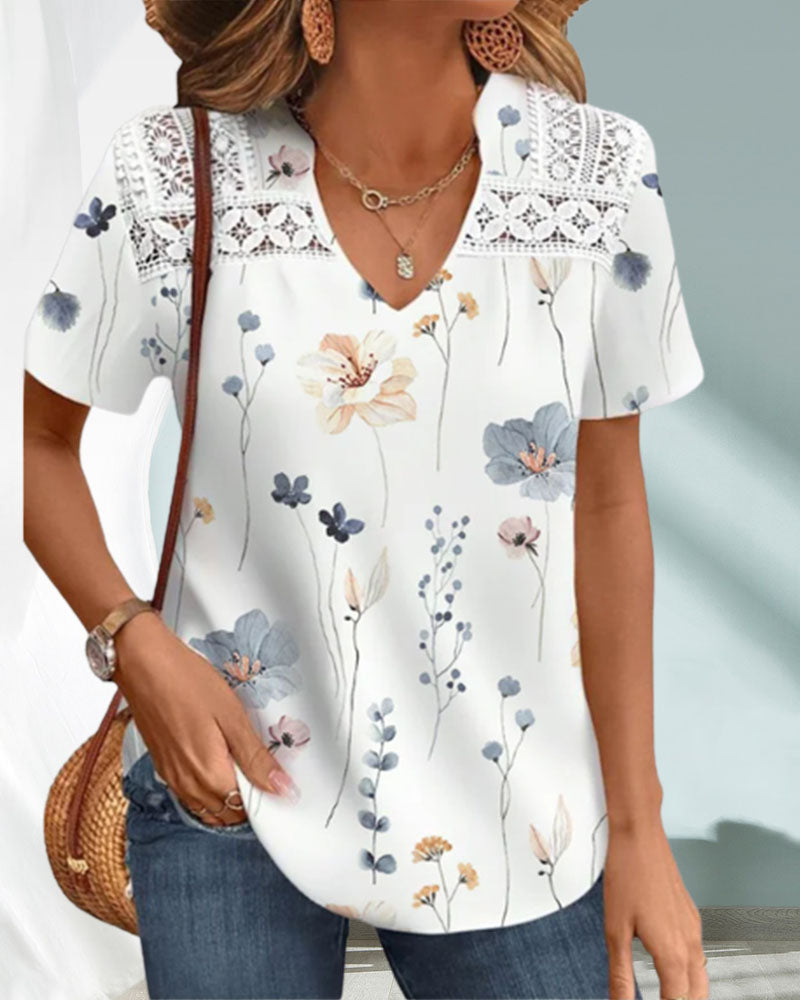 Modefest- T-Shirt mit V-Ausschnitt und Blumendruck