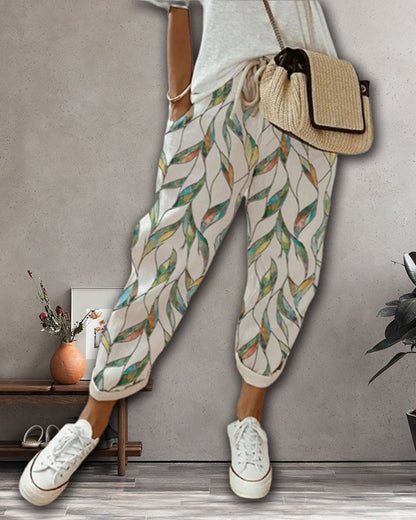 Modefest- Lässige Hose mit Blätter-Print
