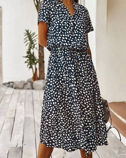 Modefest- Kleid mit V-Ausschnitt und Punktedruck Königsblau