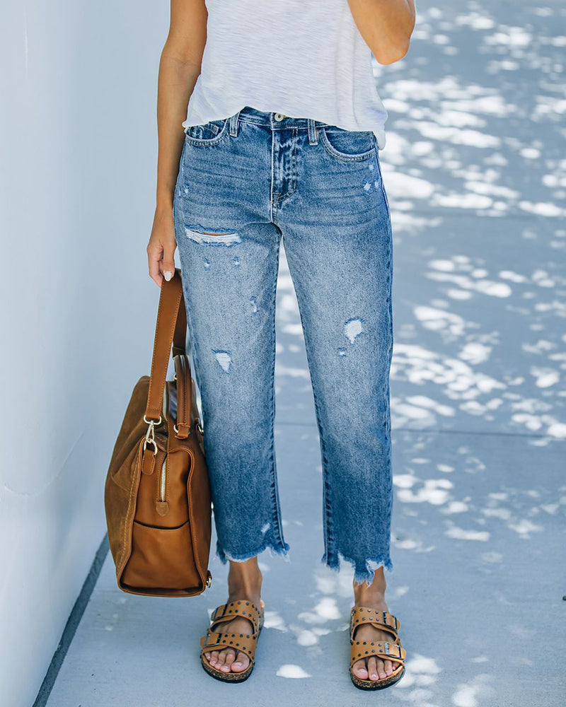 Modefest- Kurze Jeans mit zerrissenem, geradem Bein