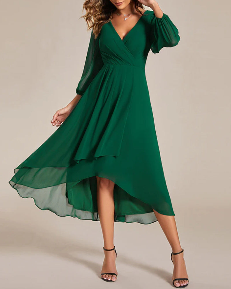 Solid color slim dress with v-neck