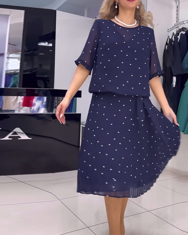 Modefest- Kleid mit polka dots und halben ärmeln