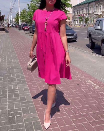 Solid color elegant dress with short sleeves