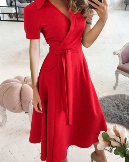 Modefest- Kleid in A-Linie mit kurzen Ärmeln Rot