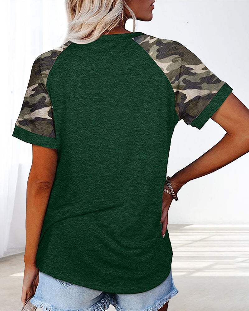 Modefest- Rundhals-T-Shirt mit kurzen Ärmeln und Camouflage-Print
