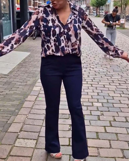 Fashionable long-sleeved shirt with leopard print and lapel