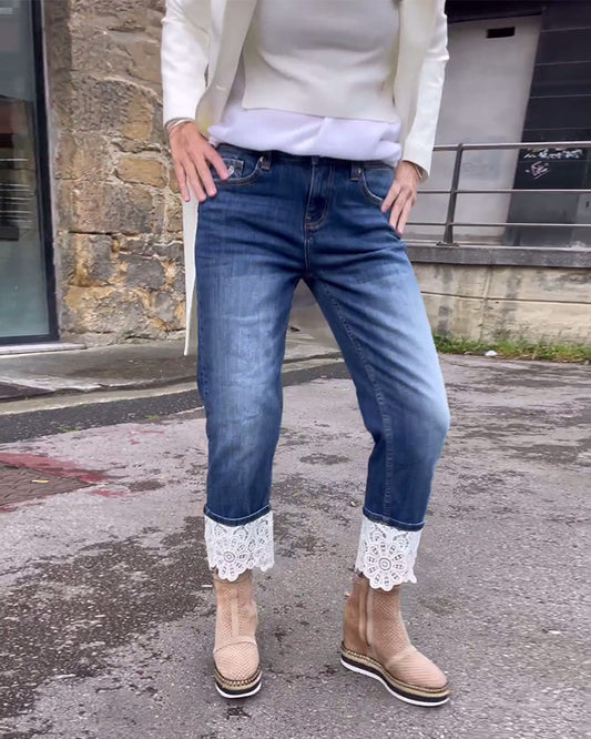 Modefest- Lässige jeans mit spitzeneinsatz