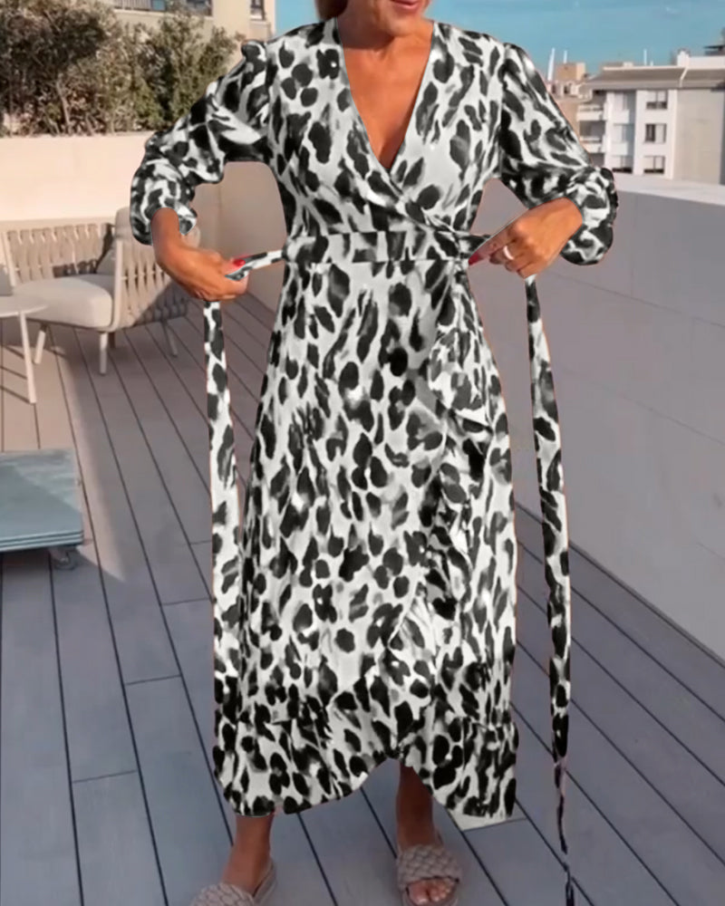 Modefest- Kleid mit V-Ausschnitt und Leopardenmuster