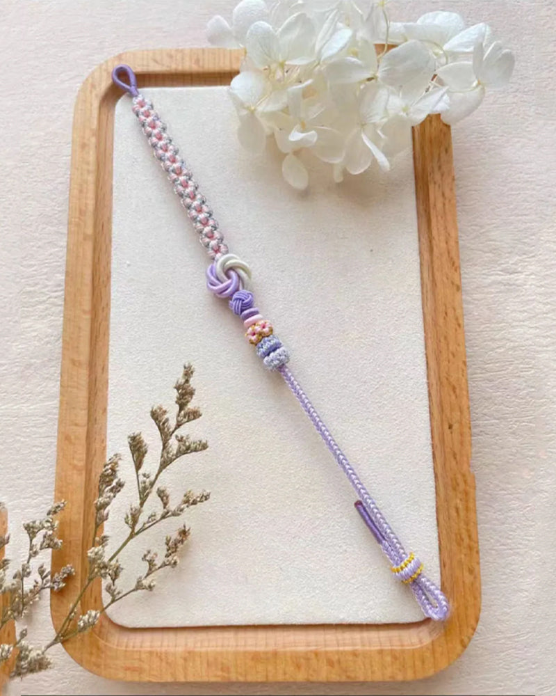 Pulsera con nudos de flor de durazno