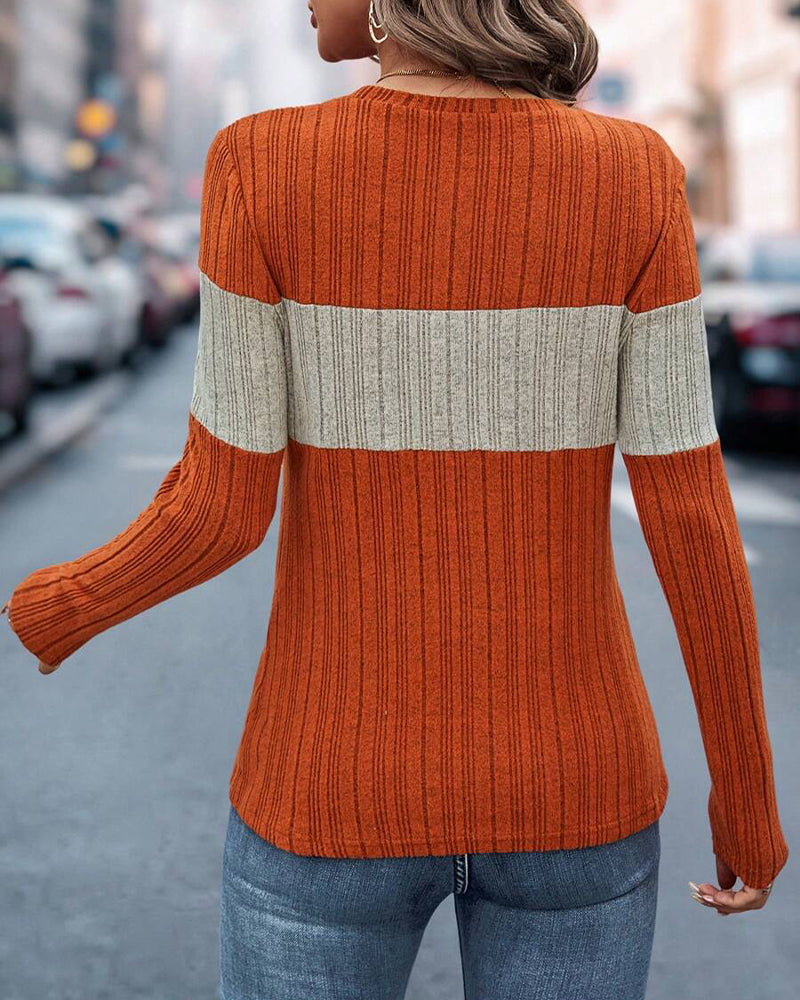 Casual top with round neck and color block print