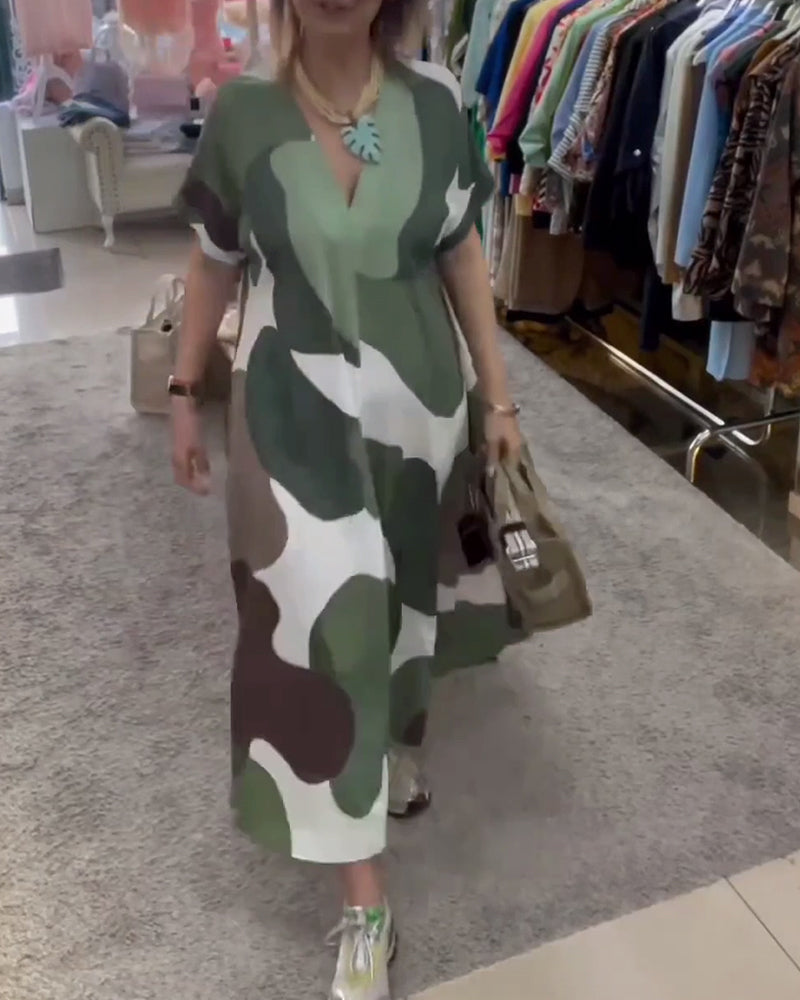 Vestido camuflaje manga corta con escote en pico