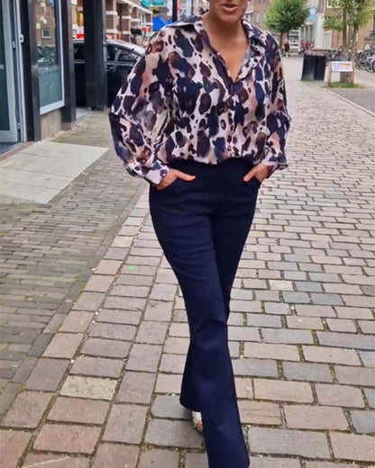 Fashionable long-sleeved shirt with leopard print and lapel