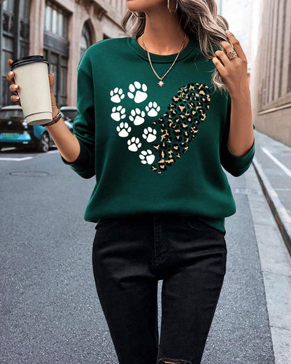 Modefest- Sweatshirt mit versetzt bedrucktem Katzenpfoten- und Herzmuster