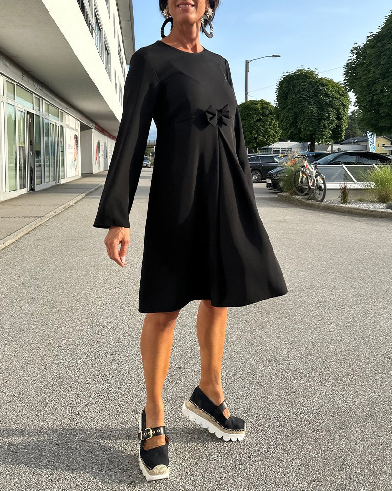 Modefest- Kleid mit Rundhalsausschnitt und Schleifenknoten