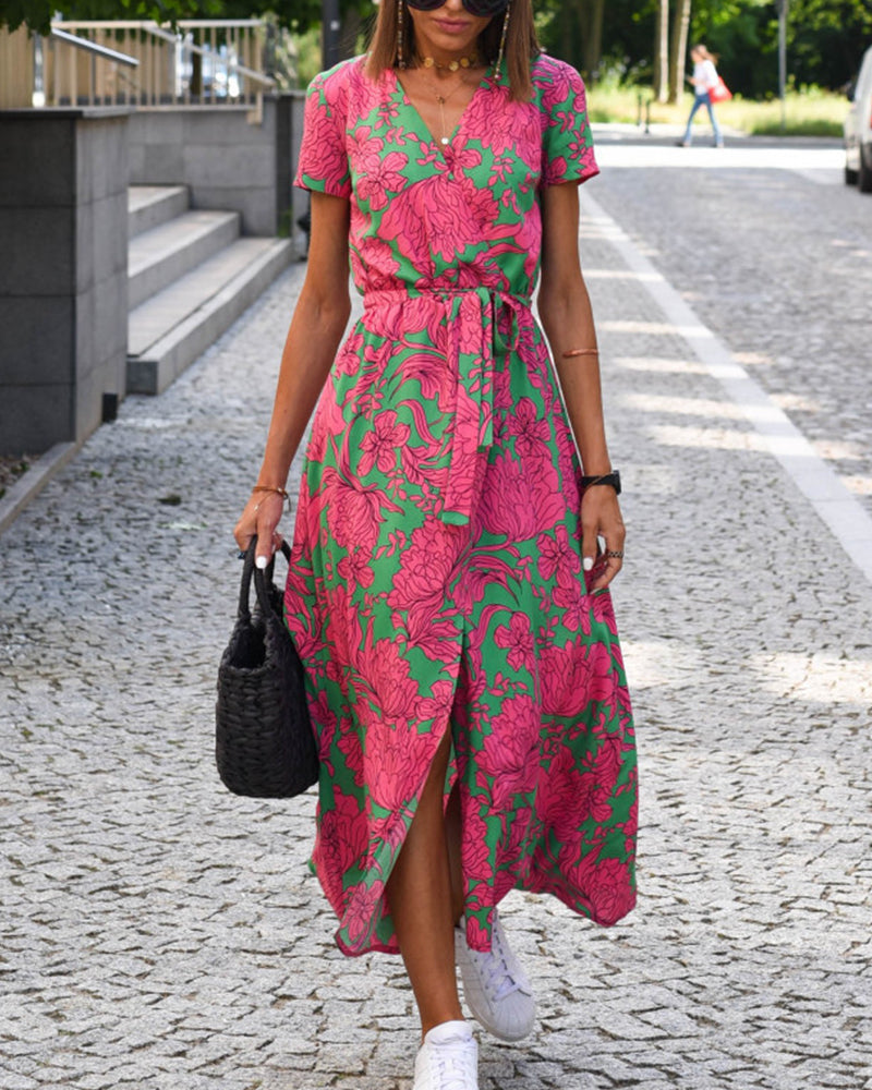 Modefest- Kleid mit modischem Print und V-Ausschnitt Rosa