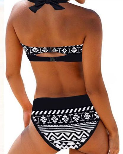 Modefest- Neckholder-Bikini mit geometrischem Aufdruck