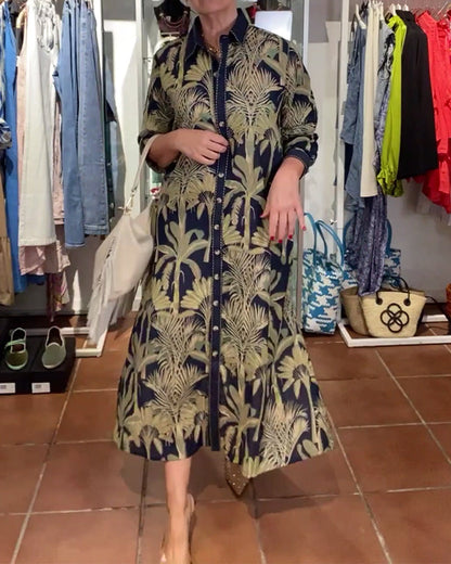 Vestido evasé con estampado de solapa y cinturón