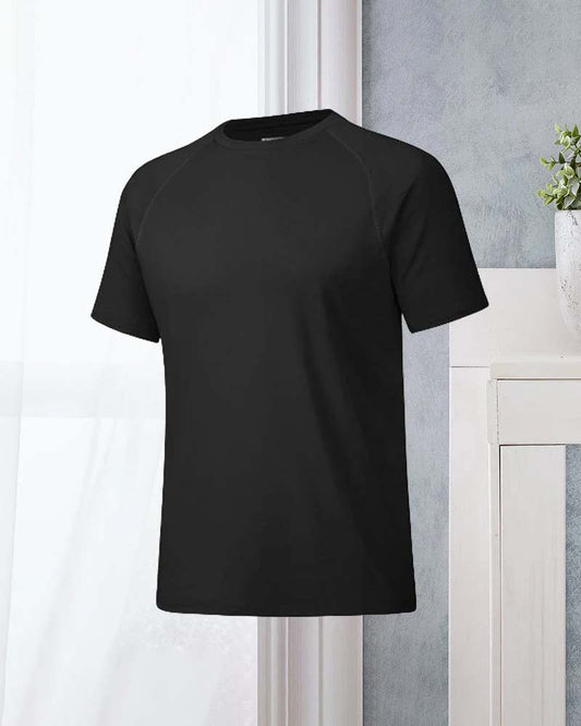 Quick-drying, casual t-shirt with round neck and short sleeves