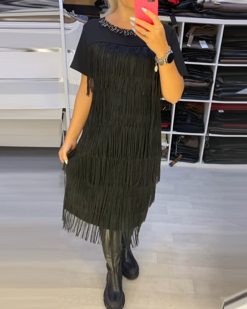 Robe droite chic avec pompons