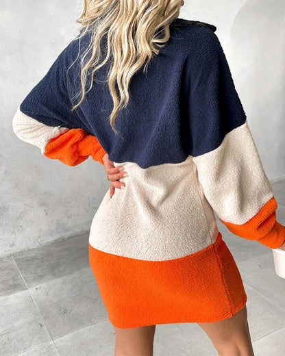 Robe à capuche avec motif color block