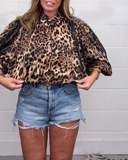 Casual blouse with retro leopard print