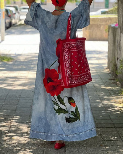 Vestido casual solto com padrão floral e decote em V