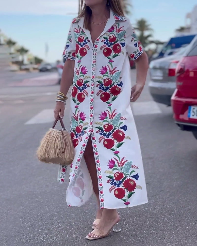 Vestido casual com estampa floral e bolso na lapela