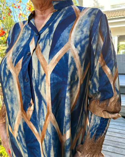 Robe à motif tie-dye en losanges