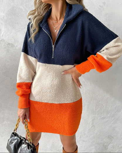 Robe à capuche avec motif color block