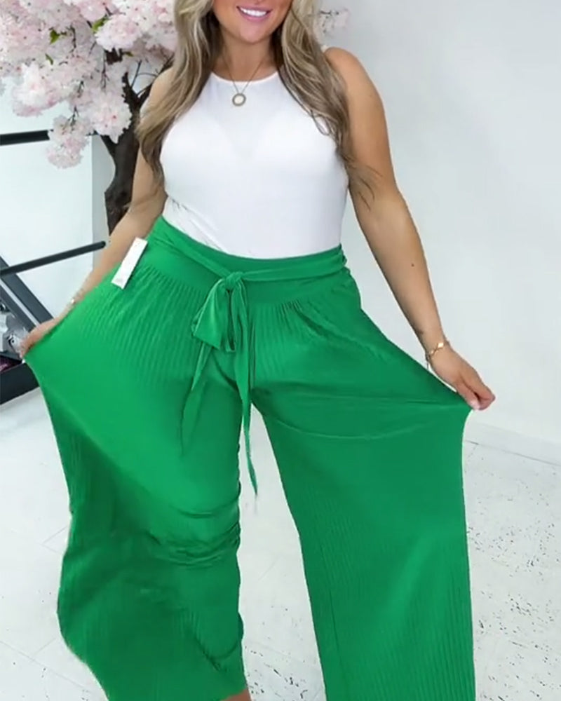 Wide leg trousers with pleated waist