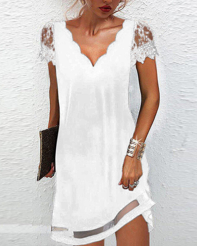Modefest- Kurzärmliges Spitzenkleid mit V-Ausschnitt Weiß