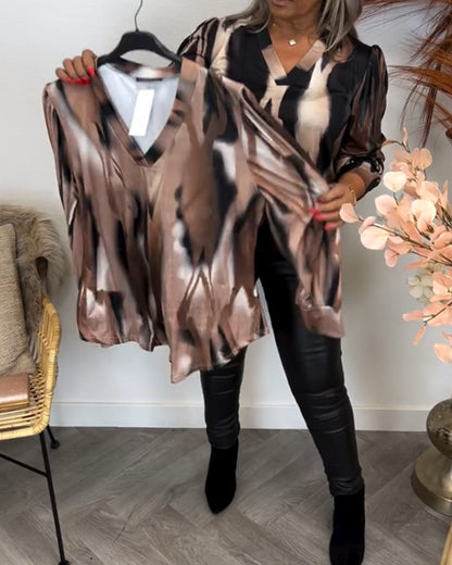 Modefest- Bluse mit kontrastierenden Kragen und Revers