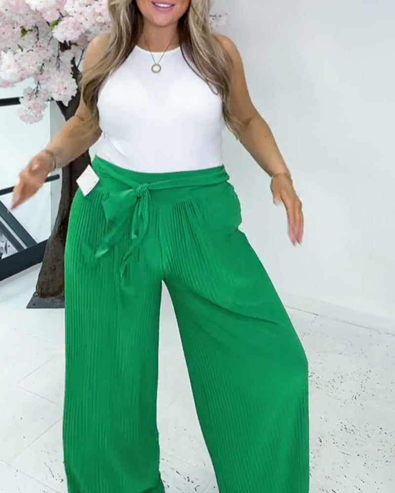 Wide leg trousers with pleated waist