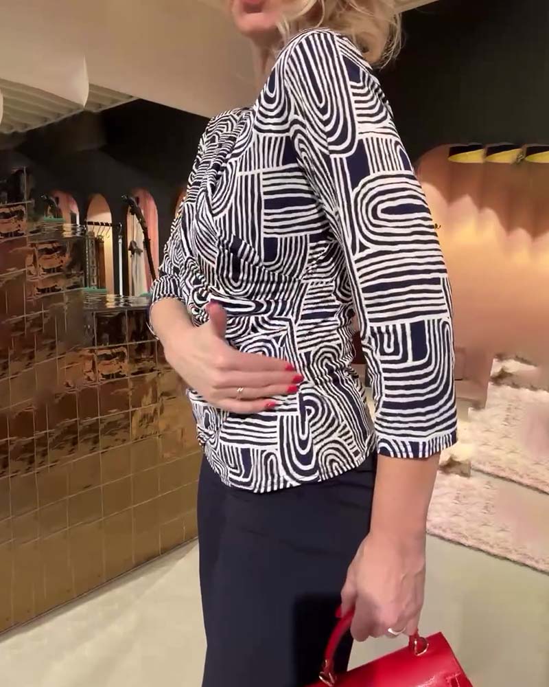 Modefest- Bedruckte schmale bluse mit dreiviertel ärmeln und v-ausschnitt