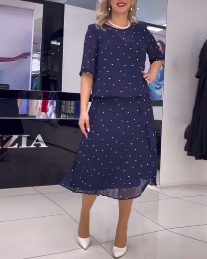 Modefest- Kleid mit polka dots und halben ärmeln