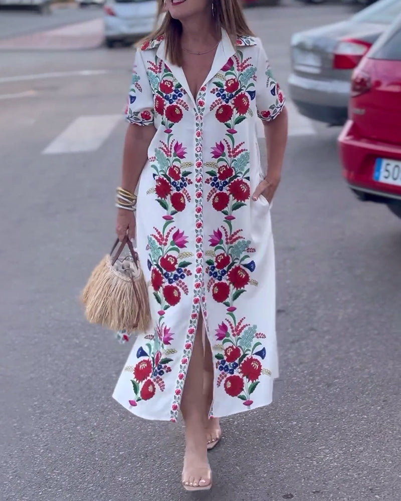 Vestido casual com estampa floral e bolso na lapela