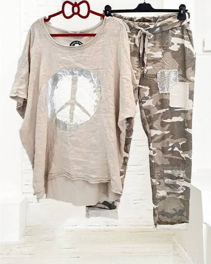 Modefest- Set aus T-Shirt und Hose mit Camouflage-Print Beige