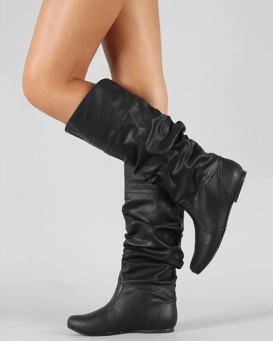 Flat, crinkled knee-high boots