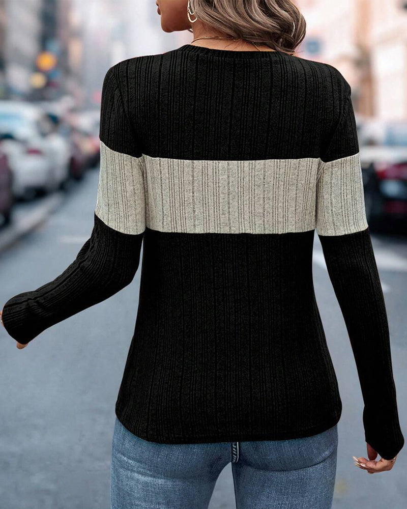 Casual top with round neck and color block print