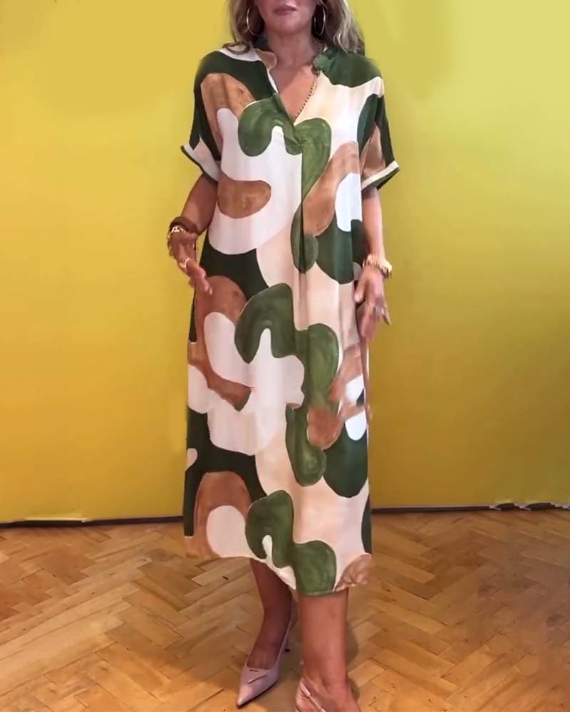 Robe décontractée à manches courtes et col en V avec imprimé de couleur contrastée