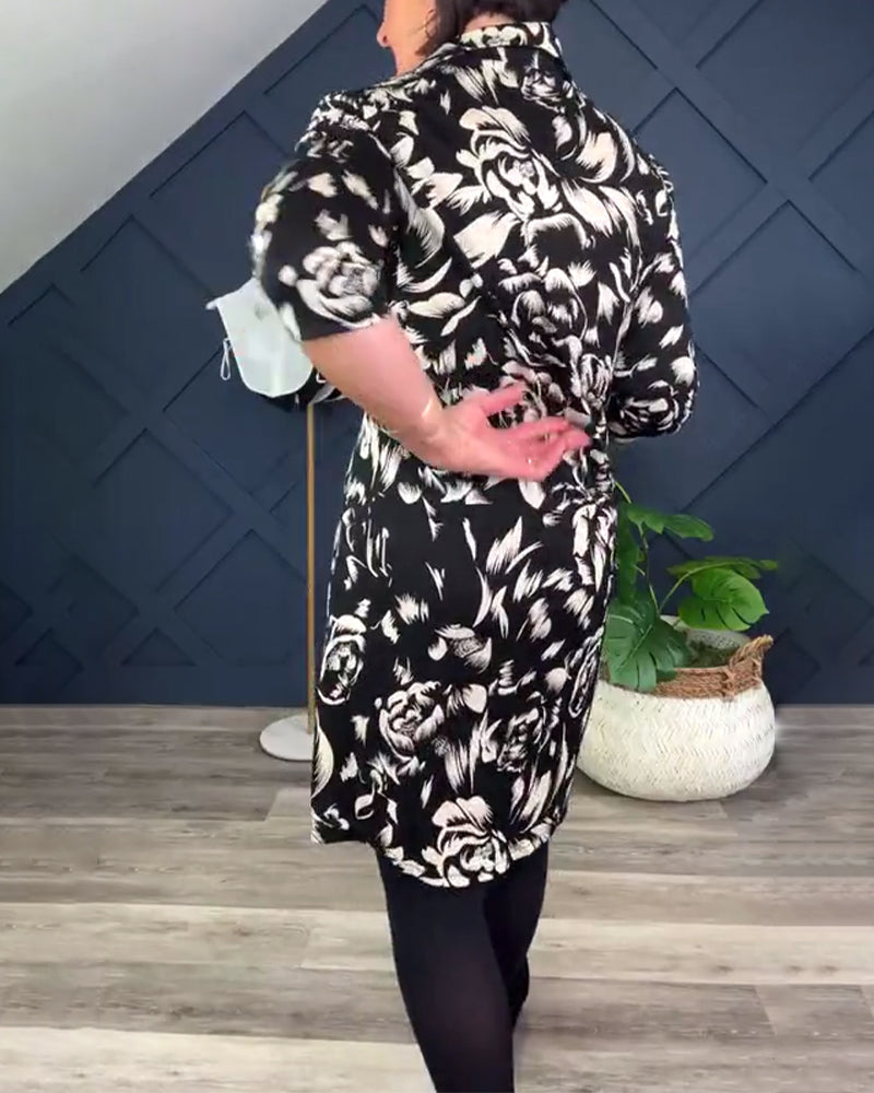 Robe décontractée à motif floral et manches trois-quarts