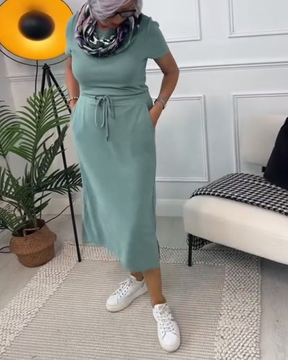 Vestido casual de cor sólida com cordão e mangas curtas