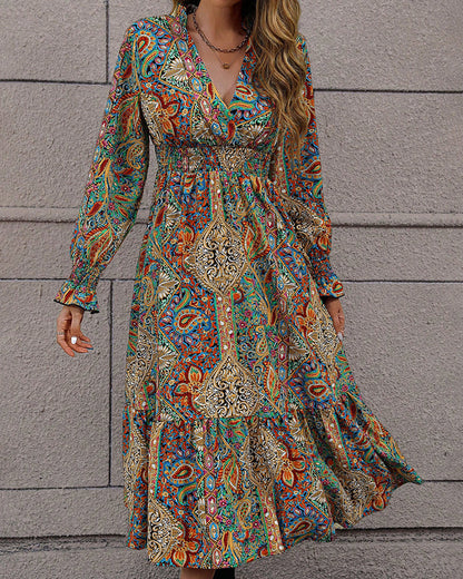 Modefest- Kleid mit Paisley-Print und V-Ausschnitt