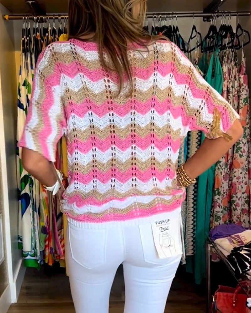 Modefest- Pullover mit kontrastierenden Streifen und Ausschnitten