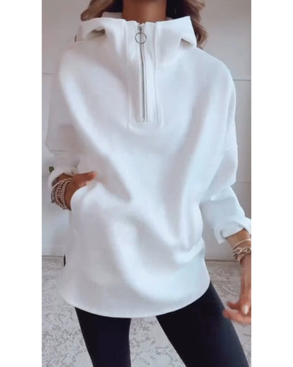 Lässiger, einfarbiger hoodie mit reißverschluss und tasche