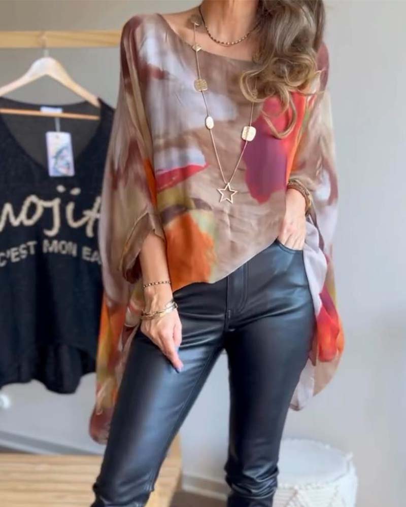 Blusa casual e soltinha com manga morcego e estampa