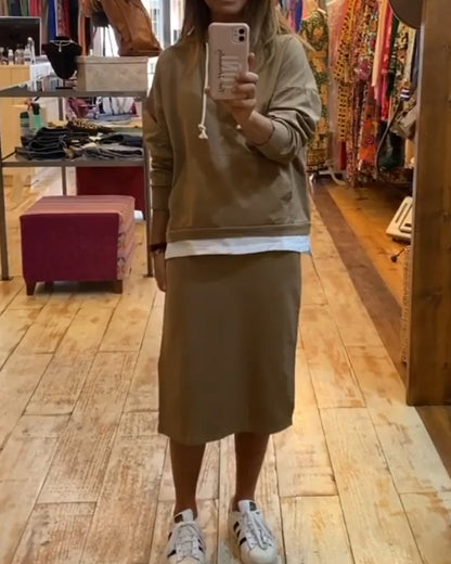 Modefest- Einfarbiges Set aus Kapuzenpullover und Rock Khaki