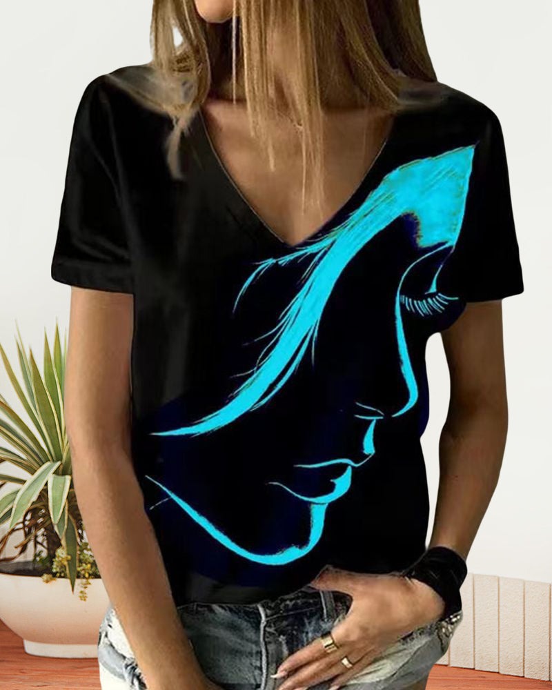 Modefest- T-Shirt mit V-Ausschnitt und Figurendruck