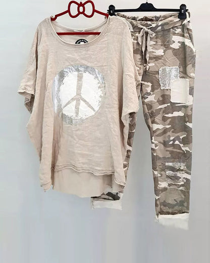 Modefest- Set aus T-Shirt und Hose mit Camouflage-Print