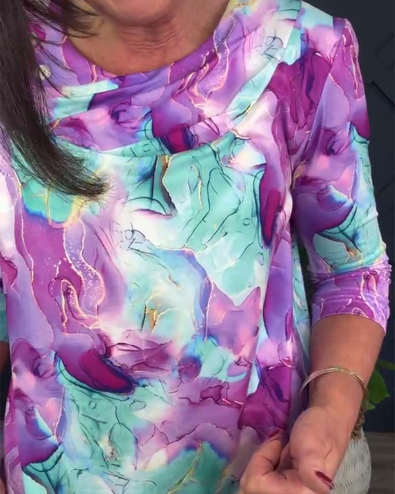 Casual printed blouse with round neck